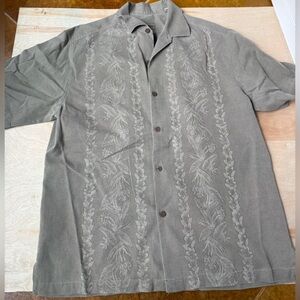 Tommy Bahama Men's Gray print shirt